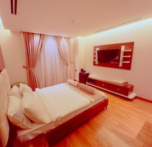 豪华单人间, Granada