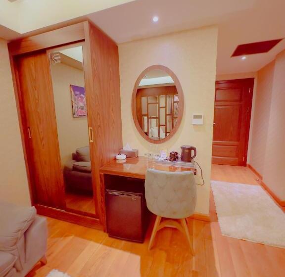 豪华套房, Granada