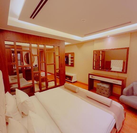 豪华套房, Granada