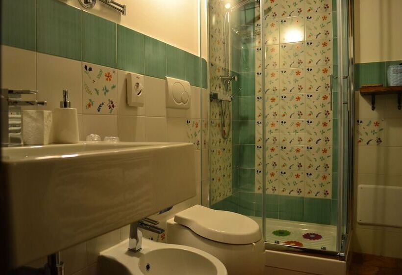 חדר סטנדרט לארבעה, B&b Palazzo La Loggia