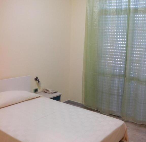 غرفة قياسية فردية, 4 Lampioni