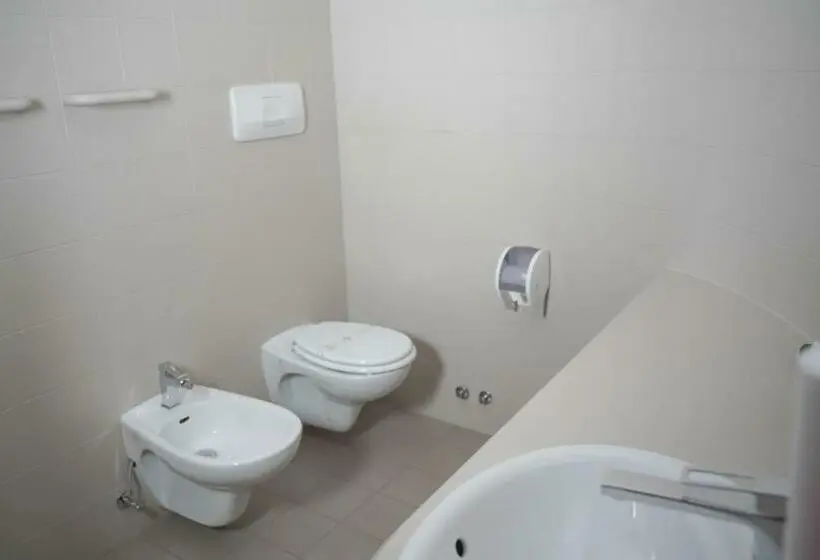 Standard Yhden Hengen Huone, Al Ponte Garnì