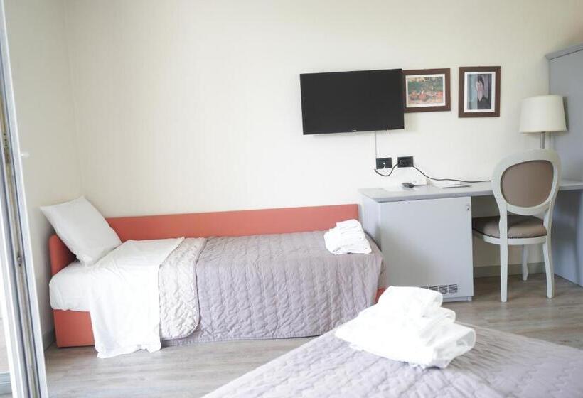 غرفة قياسية ثلاثية, Al Ponte Garnì