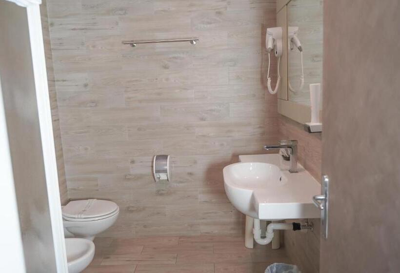 חדר סטנדרט לשלושה, Al Ponte Garnì