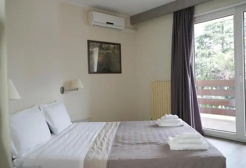 Standard Kolmen Hengen Huone, Al Ponte Garnì