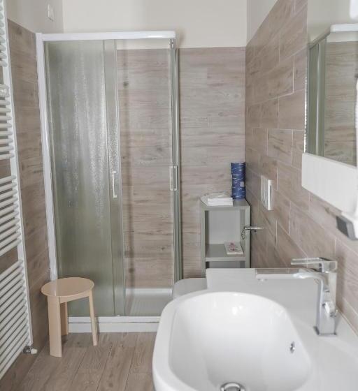 דירת חדר, Al Ponte Garnì