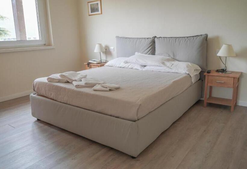 דירת חדר, Al Ponte Garnì