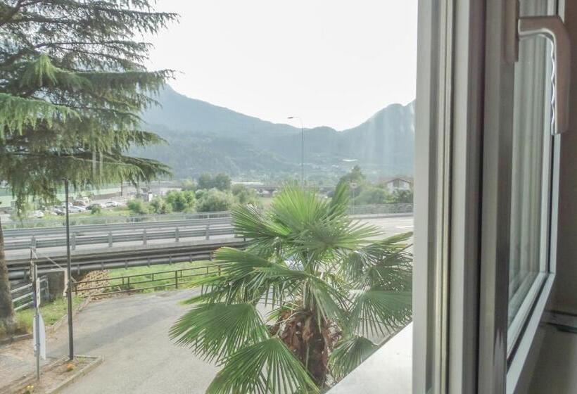 דירת חדר, Al Ponte Garnì