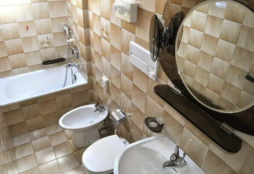 Economy Yhden Hengen Huone, Albergo Antico