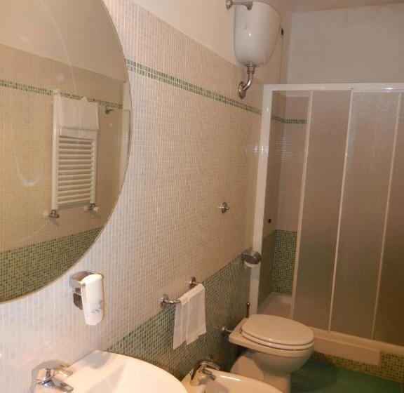 Pokój Superior Jednoosobowy, Albergo Dei Leoni