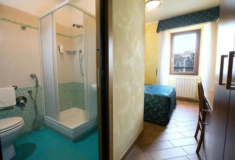 Номер Superior Одноместный, Albergo Dei Leoni