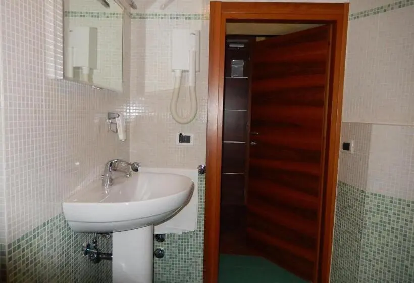 スーペリアシングルルーム, Albergo Dei Leoni