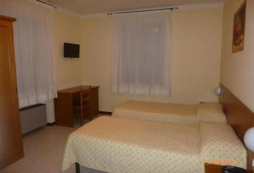 Standard Yhden Hengen Huone, Albergo La Foresteria