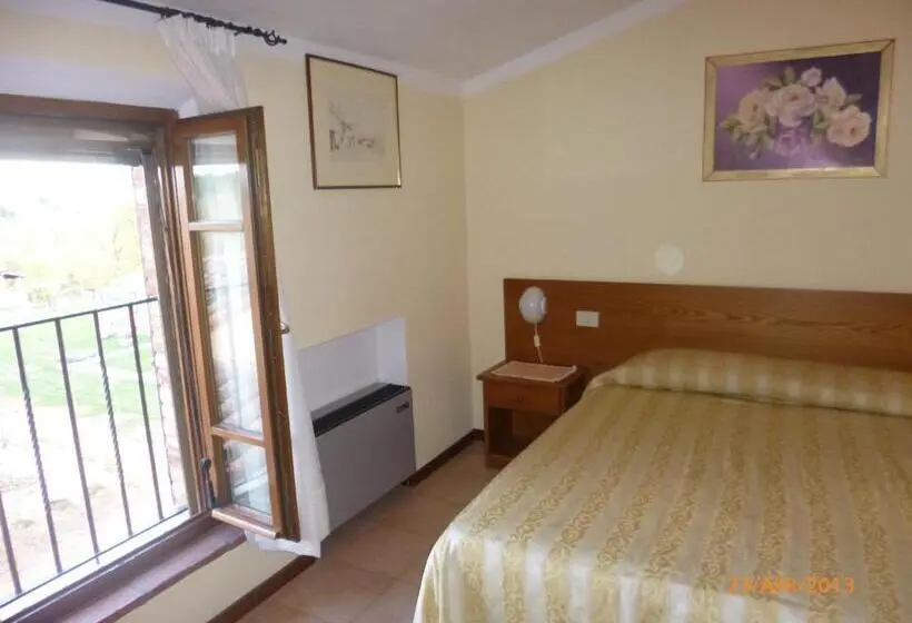 Standard Yhden Hengen Huone, Albergo La Foresteria