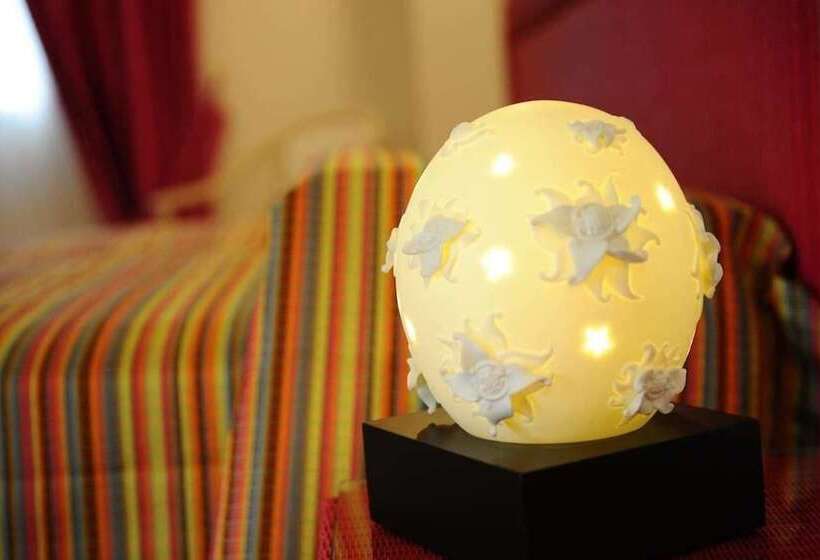 חדר בסיסי לשלושה, Albergo Le Dodici Lune