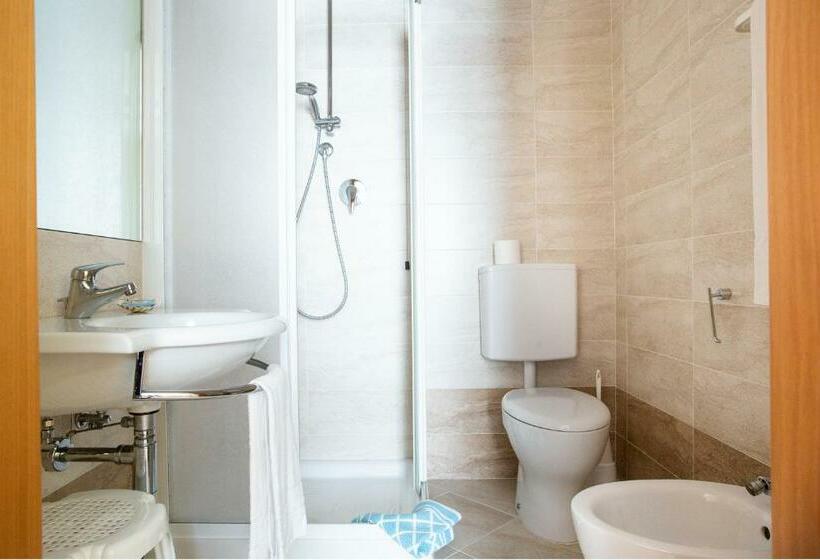 Superior-Zimmer, Angelo