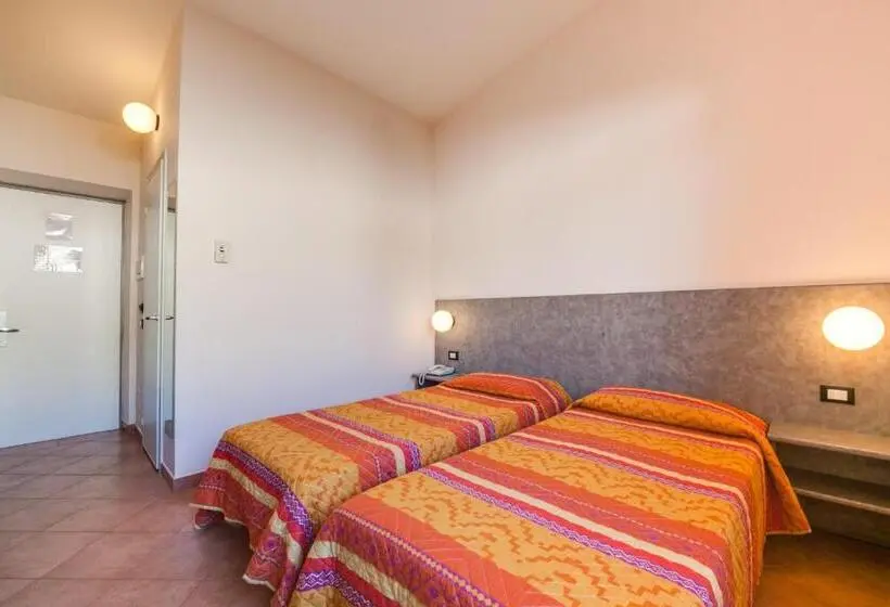 Chambre Standard, Auto