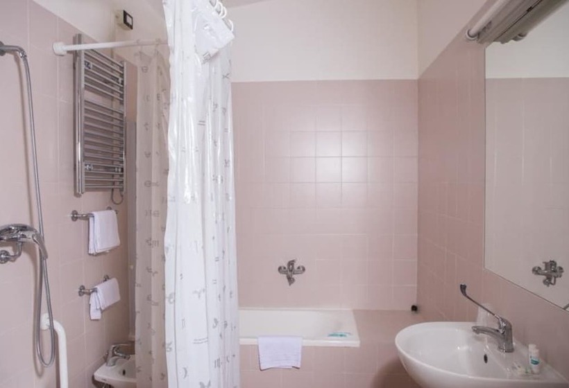 חדר סטנדרט, Auto