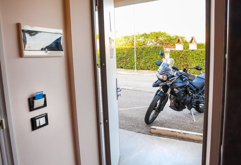 חדר סטנדרט, Auto