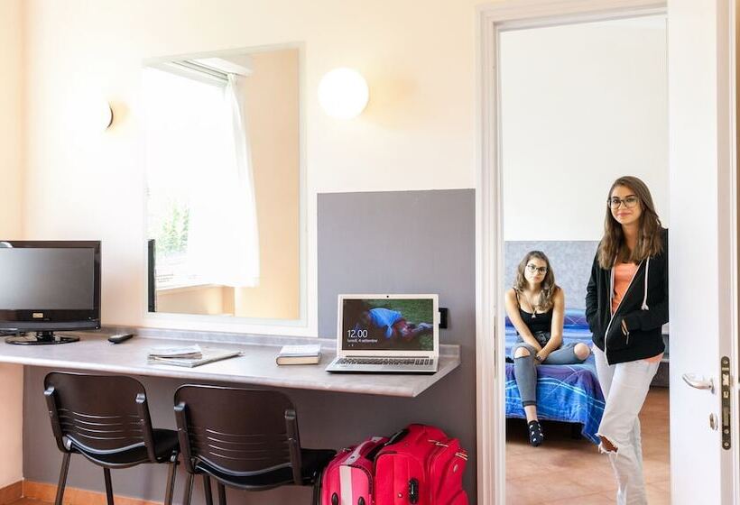 חדר סטנדרט, Auto