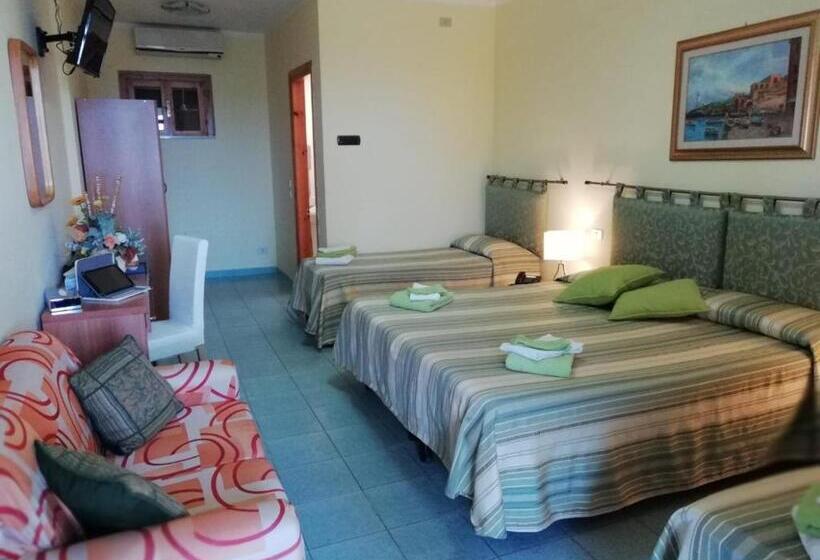 חדר סטנדרט לשלושה, Calabattaglia