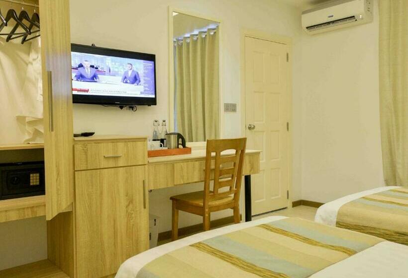 اتاق لوکس خانوادگی, Coconut Tree Hulhuvilla Beach