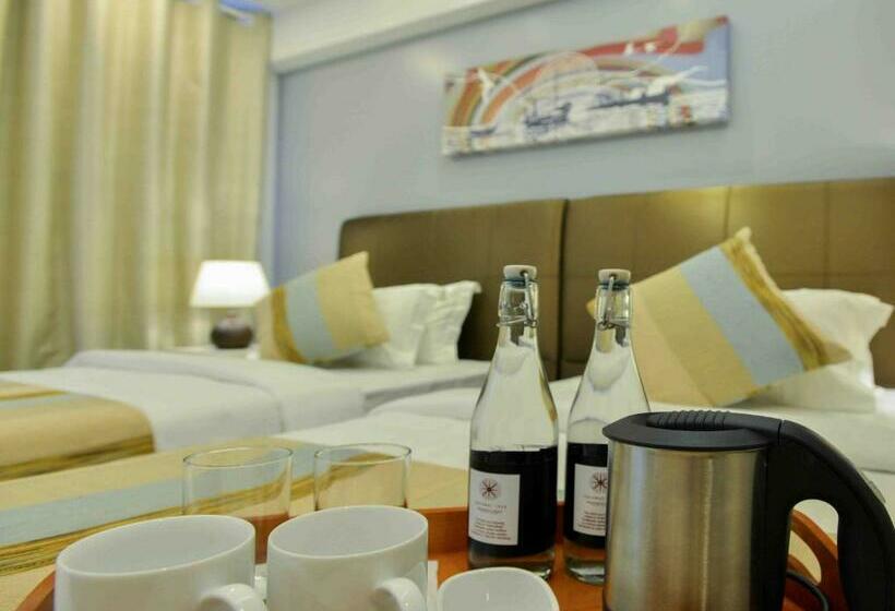 اتاق لوکس خانوادگی, Coconut Tree Hulhuvilla Beach