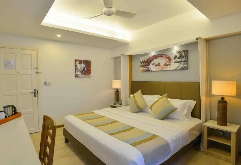 オーシャンビューデラックススイート, Coconut Tree Hulhuvilla Beach