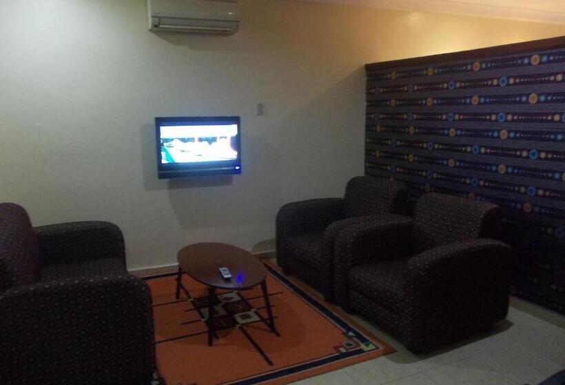 سوییت لوکس, Conference Hotel & Suites Ijebu