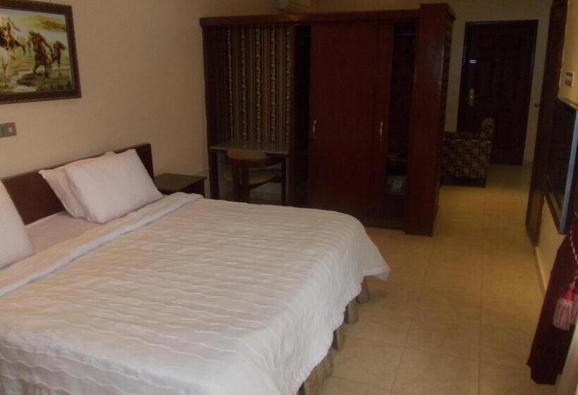 سوییت لوکس, Conference Hotel & Suites Ijebu