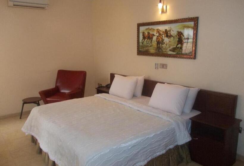 سوییت لوکس, Conference Hotel & Suites Ijebu