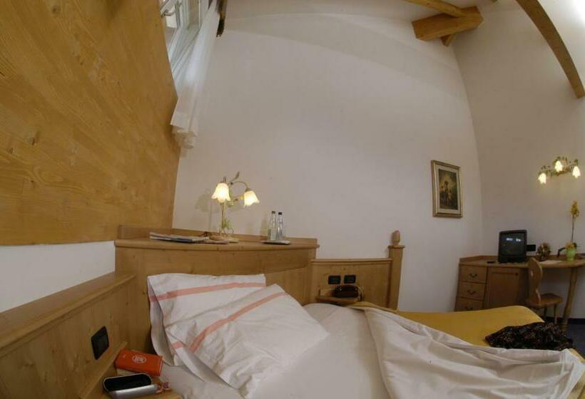 חדר סטנדרט, Daniela