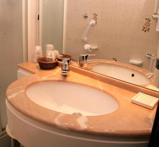 חדר סטנדרט לארבעה, Delle Rose