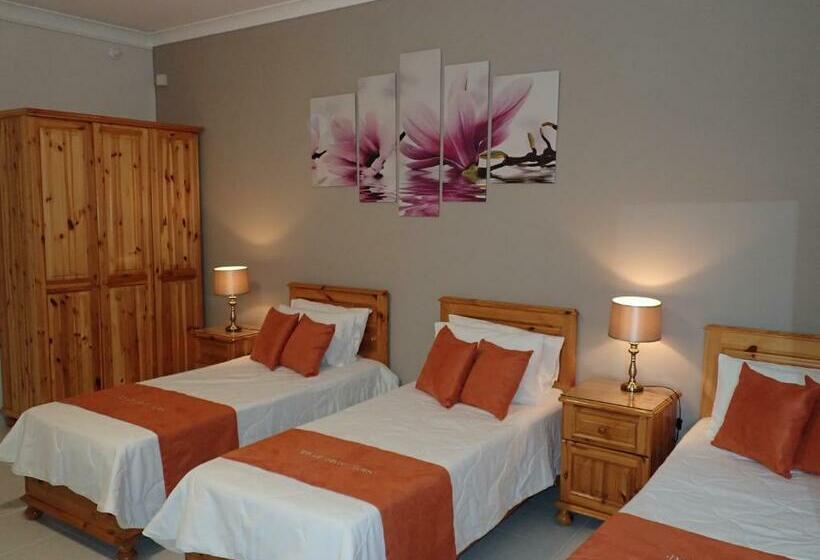 اتاق استاندارد سه نفره, Duncan Guesthouse