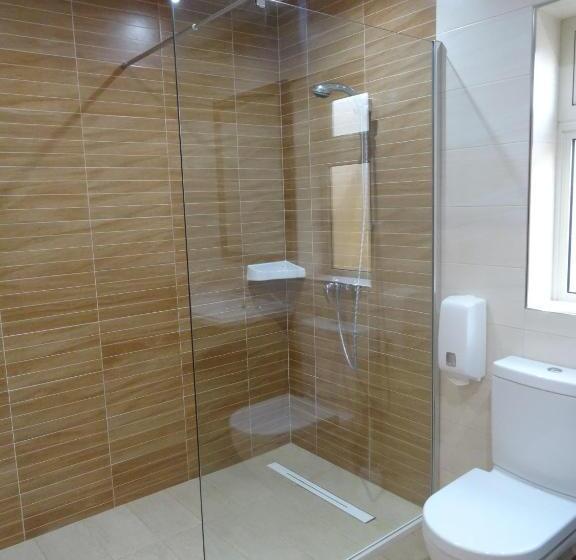 اتاق استاندارد سه نفره, Duncan Guesthouse