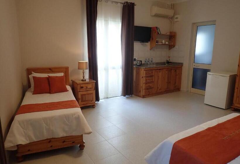 Standard Room with Balcony Side Sea View, Duncan Guesthouse