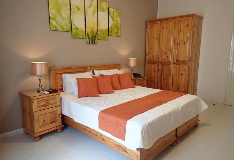 Standard Room with Balcony Side Sea View, Duncan Guesthouse