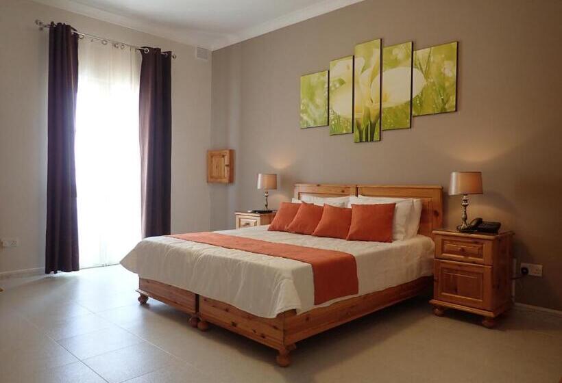 Standard Room with Balcony Side Sea View, Duncan Guesthouse