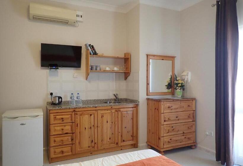 Standard Room with Balcony Side Sea View, Duncan Guesthouse