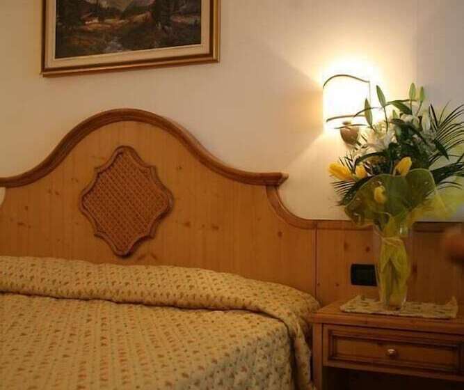 חדר סטנדרט לארבעה, Eccher 3 Stelle Superior