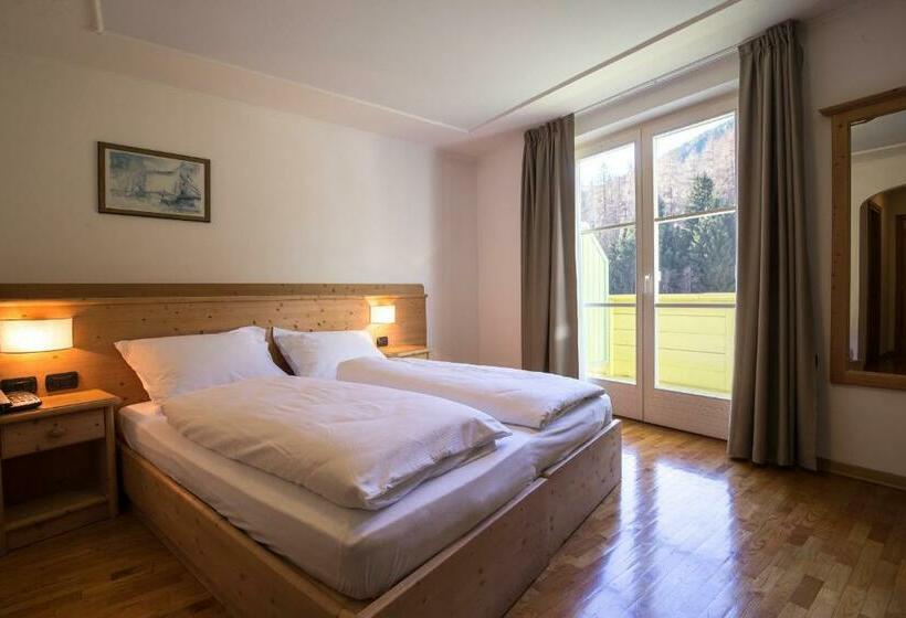 חדר סטנדרט, Erica