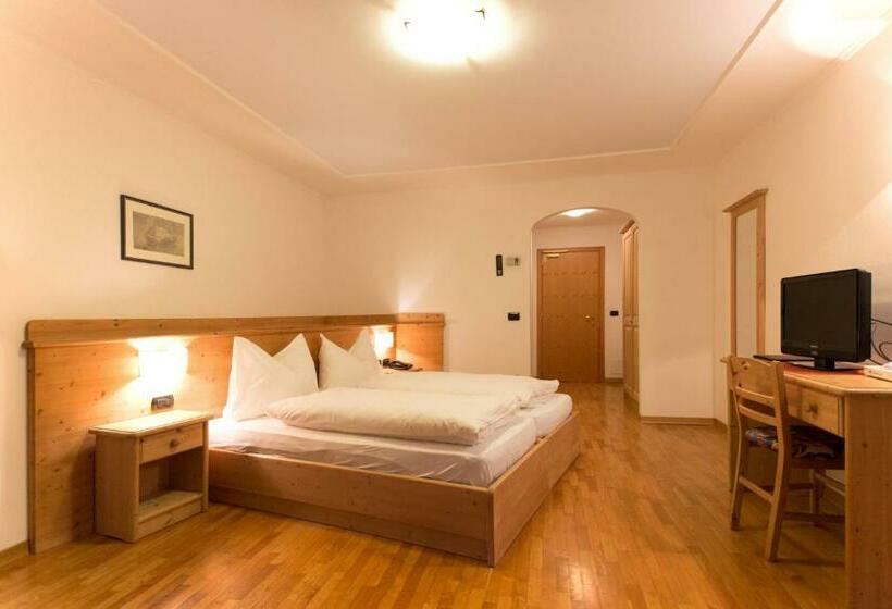 חדר סטנדרט, Erica