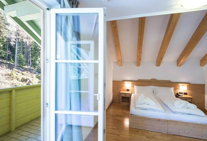 חדר סטנדרט, Erica