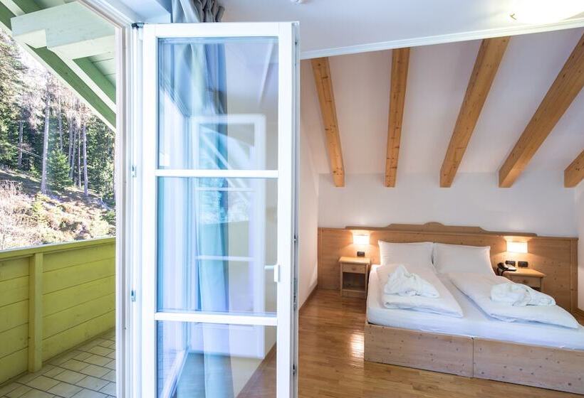 חדר סטנדרט, Erica