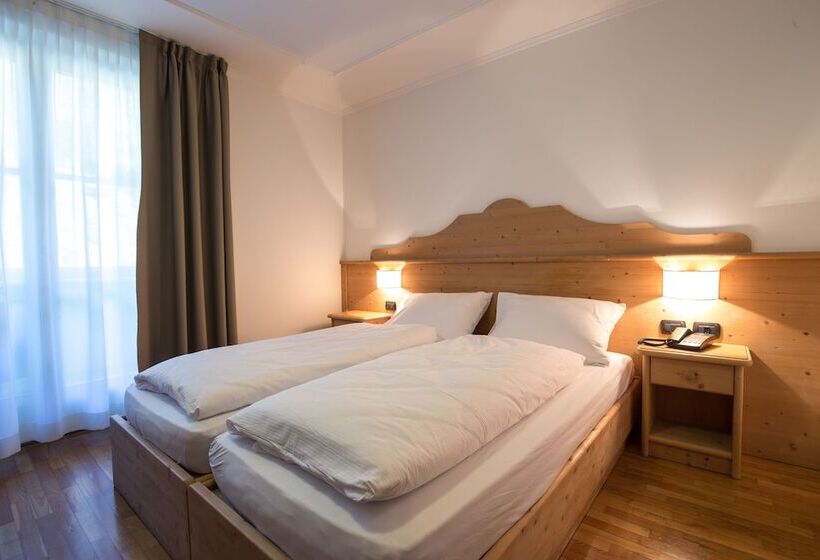 חדר סטנדרט, Erica