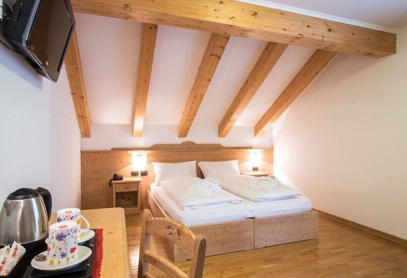 חדר סטנדרט, Erica