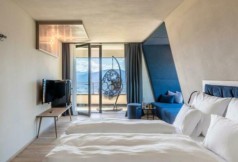 Люкс с Балконом, Gloriette Guesthouse Boutique