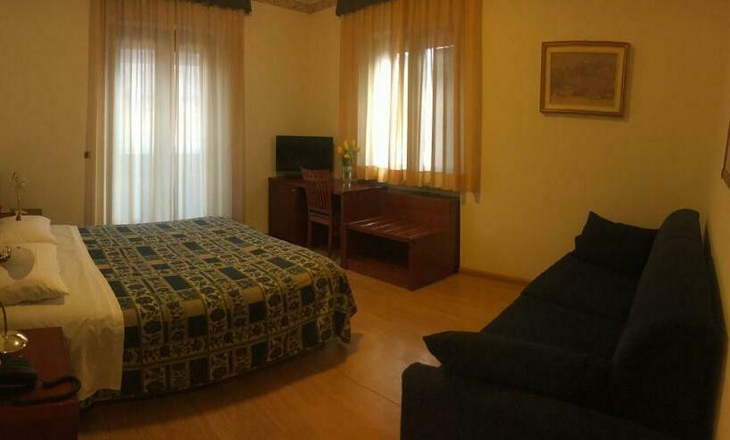 Номер Стандарт Трехместный, International