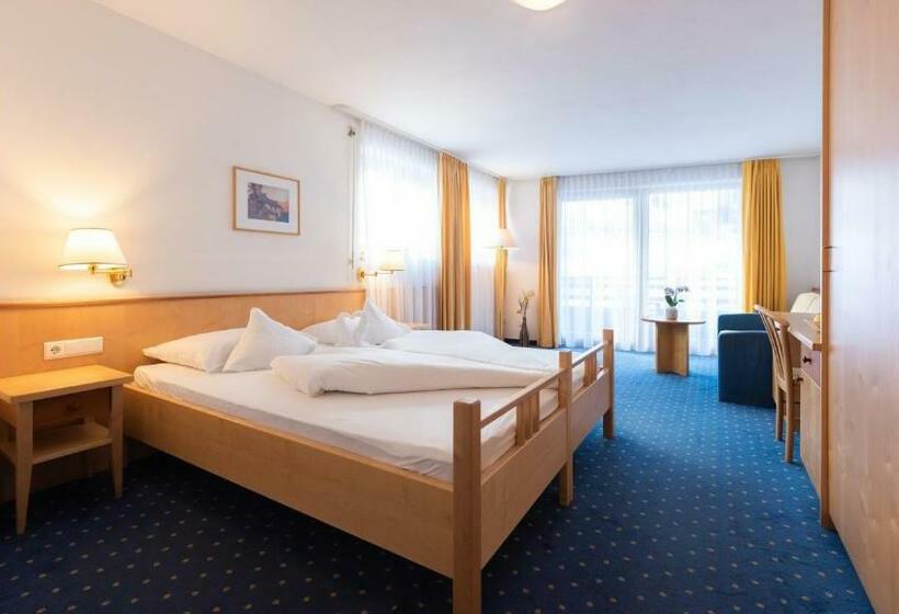 家庭间, Julius Payer