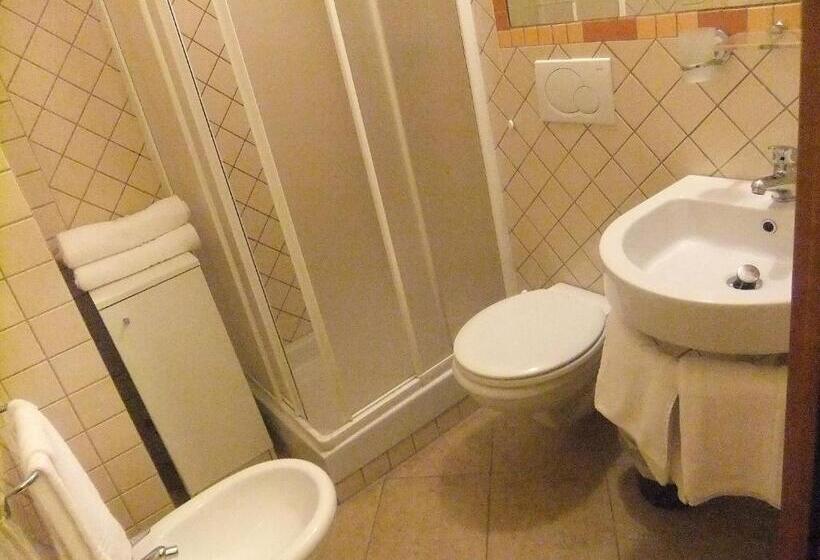 غرفة قياسية إطلالة جانبية علي البحر, Kaly